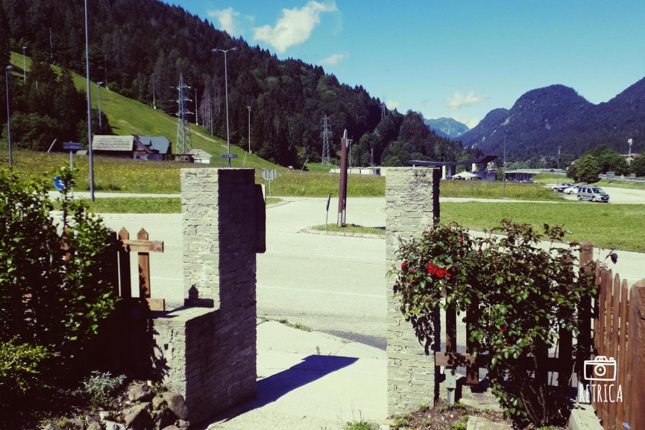 Al Sentiero Di Charly Bed & Breakfast Tarvisio Bagian luar foto