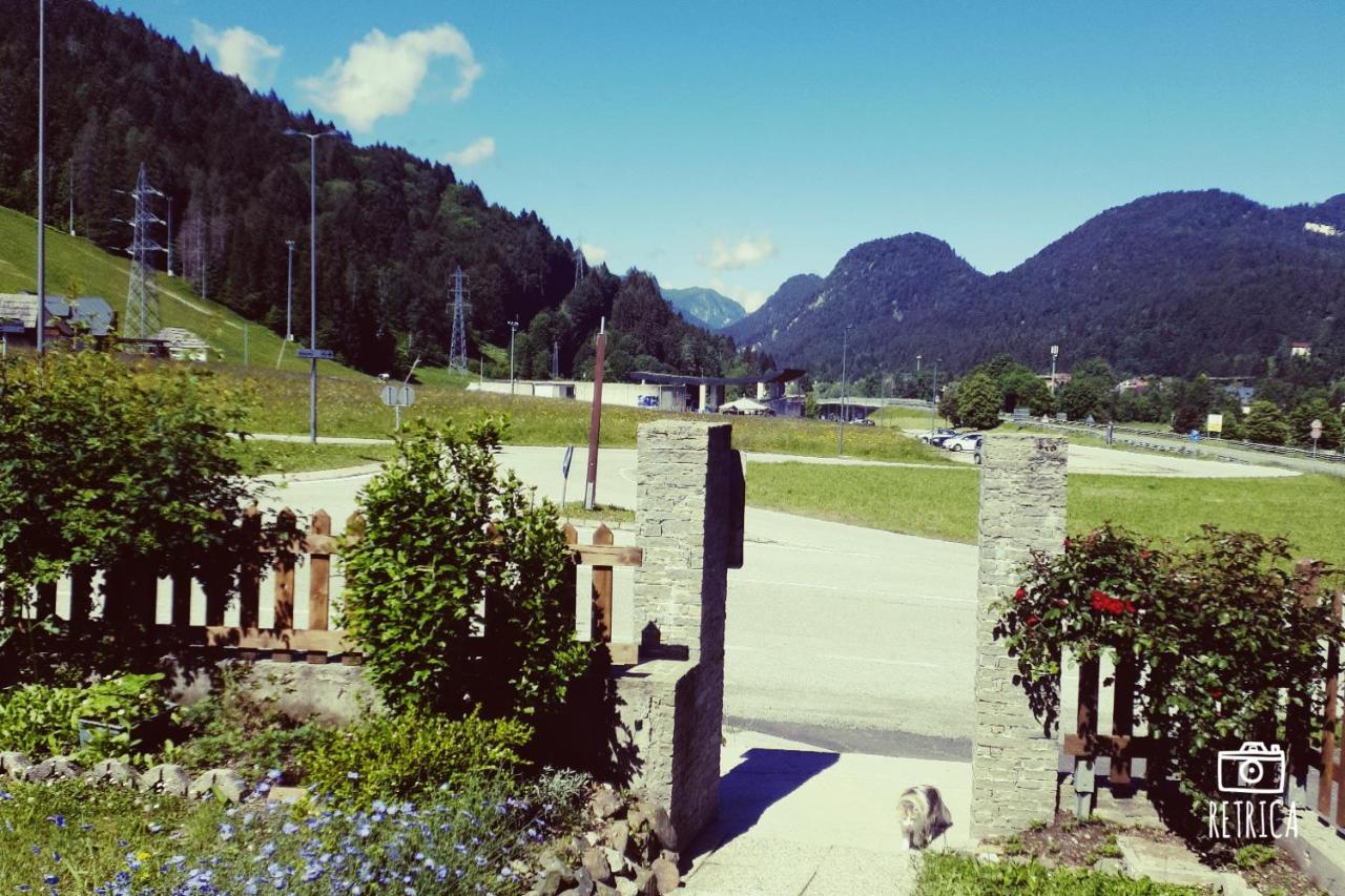 Al Sentiero Di Charly Bed & Breakfast Tarvisio Bagian luar foto